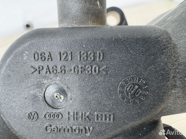 Фланец системы охлаждения Volkswagen Golf 4