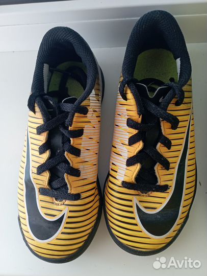 Футбольные бутсы nike детские
