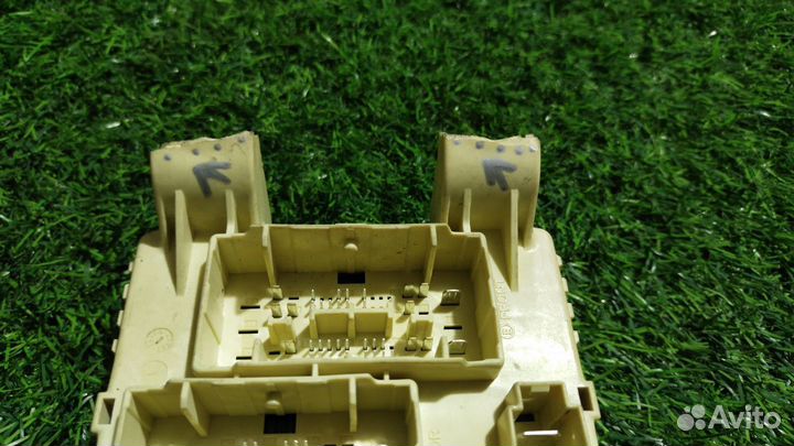 Блок предохранителей салонный Kia Rio