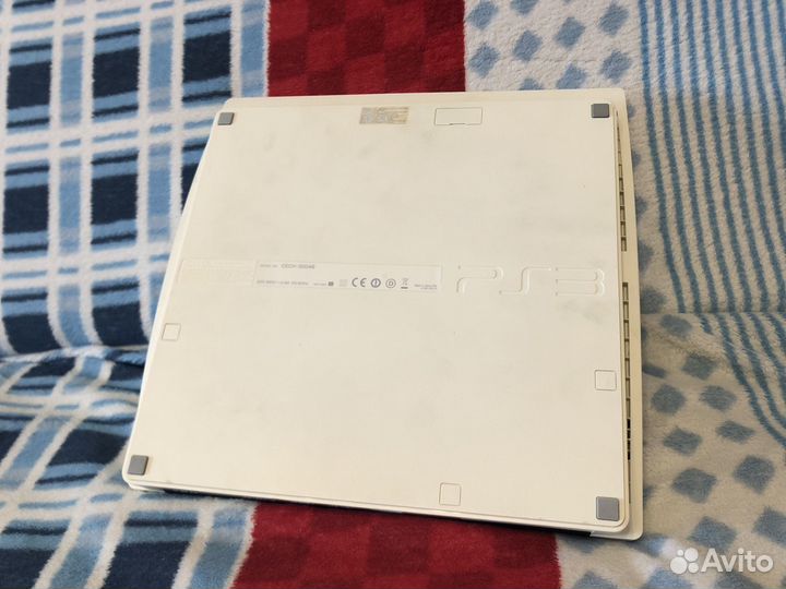 Sony PS3 Slim White 750 Gb + 140 игр и 2 джойстика