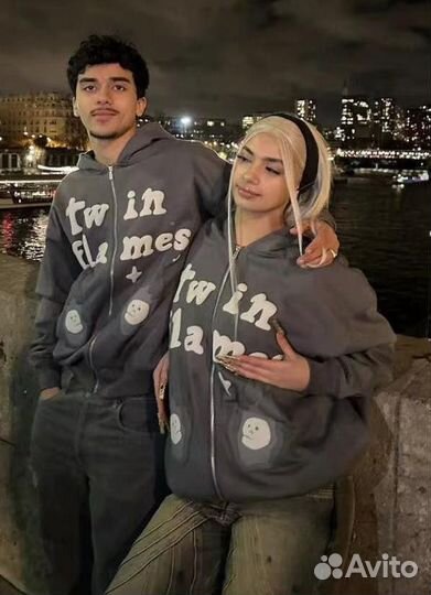 Зип худи Broken planet