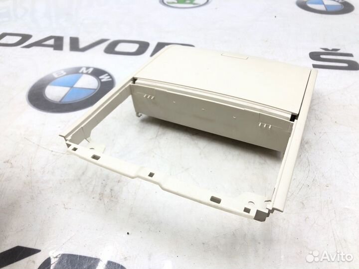 Подочечник (очёчник) Volkswagen Passat B8 2.0 dfga