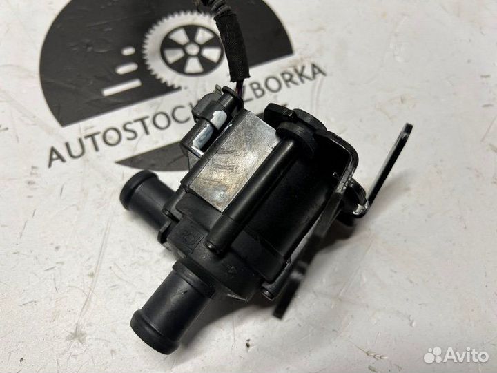 Помпа водяная Audi Q5 FY DET 2018