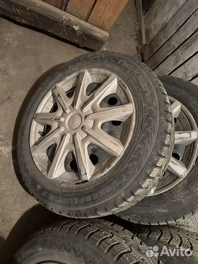 Nokian Tyres Hakkapeliitta 7 5/5 R15C 27G