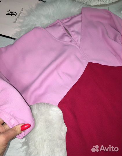 Интересное платье сильно миди L