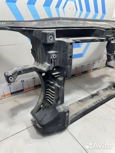 Панель передняя (телевизор) Volkswagen Passat B7