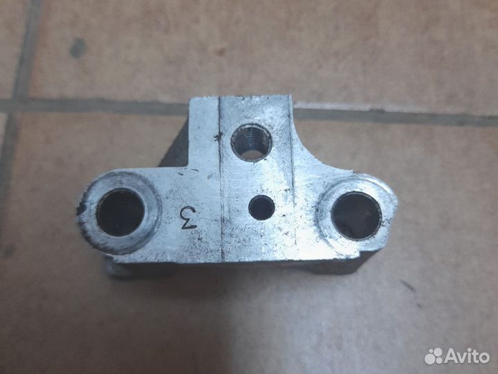 Крышка распредвала 2,3,4 4D55/4D56/D4BH/D4BF