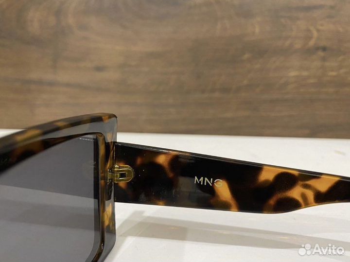 Ремень кожаный Zara плетеный солнечные очки mango