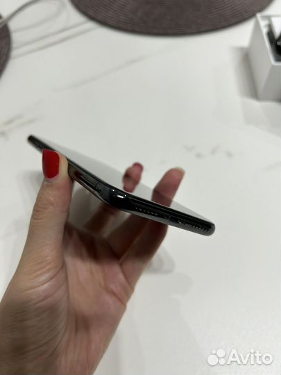 iPhone X, 256 ГБ