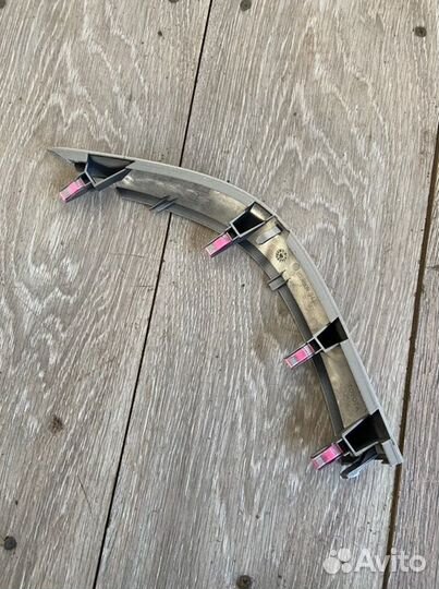 Накладка на торпедо передняя правая Toyota Auris