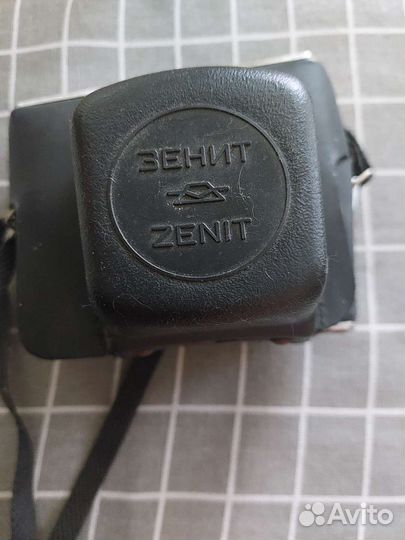 Пленочный фотоаппарат зенит