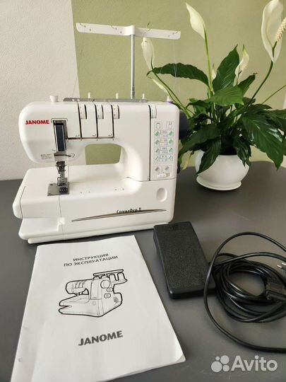 Распошивальная плоскошовная машинка Janome