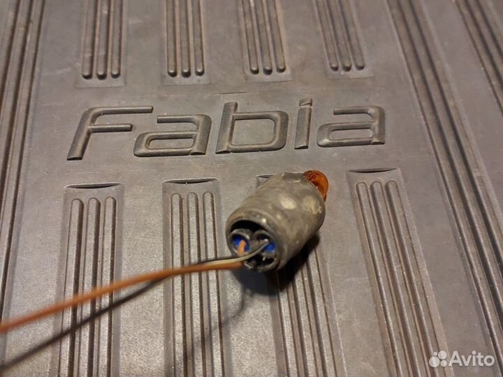 Патрон лампы повторителя поворота 161949111