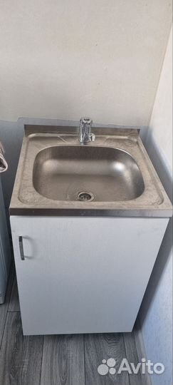Кухонная мойка с тумбой