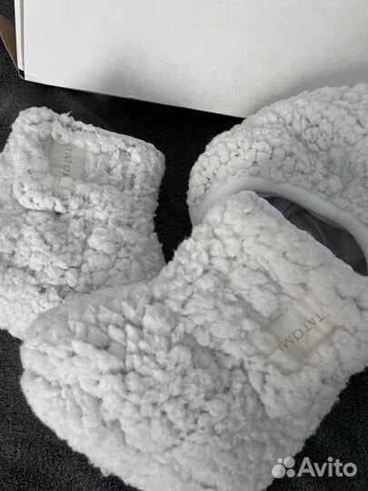 Пинетки и чепчик tatomi