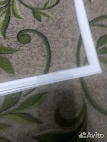 Уплотнитель двери холодильника indesit