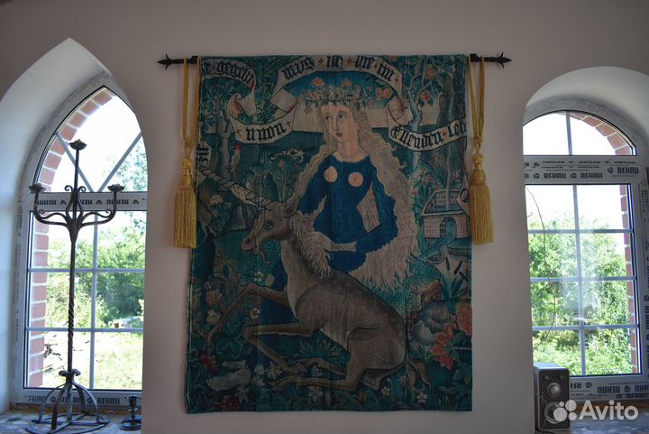 Гобелен -Дикая женщина с единорогом,готика