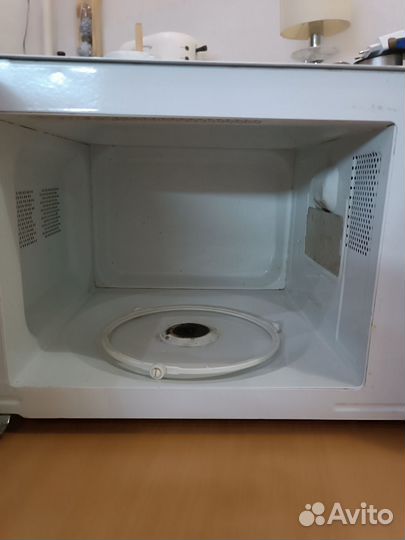 Микроволновая печь Scarlett SC-1701