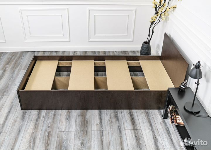 Кровать с матрасом