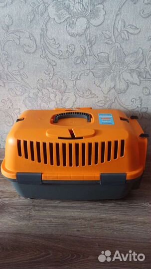 Переноска для кошек и собак