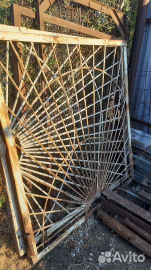 Металлические решётки, трубы