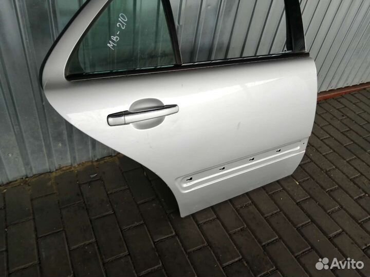 Дверь задняя правая мерседес W 210