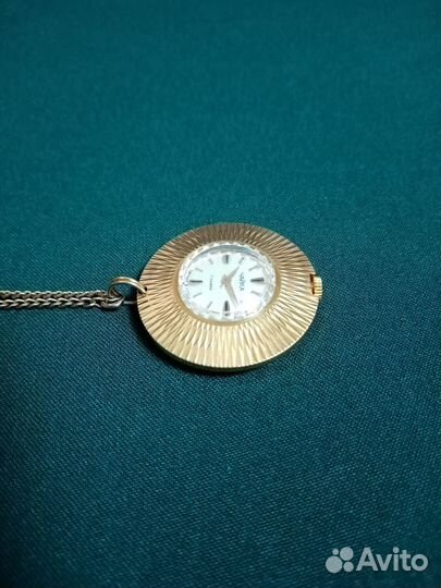 Часы кулон чайка СССР позолоченные