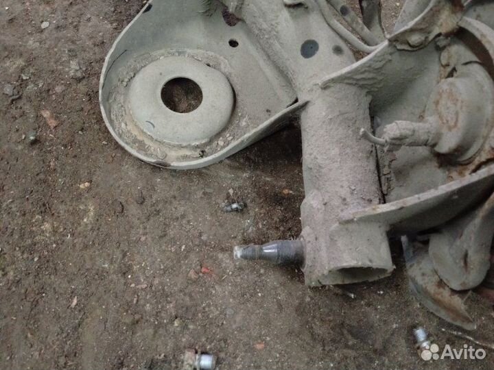 Балка задняя/подрамник Toyota Alphard