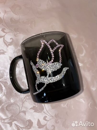 Кружка с декором из кристаллов Сваровски 