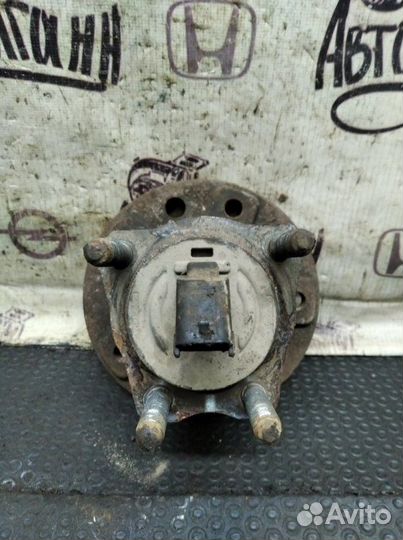 Ступица задняя левая Opel Astra H седан Z18XER