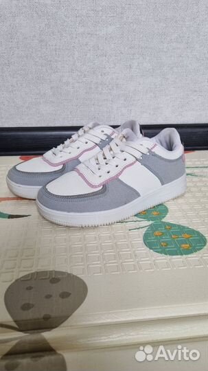 Кроссовки 34