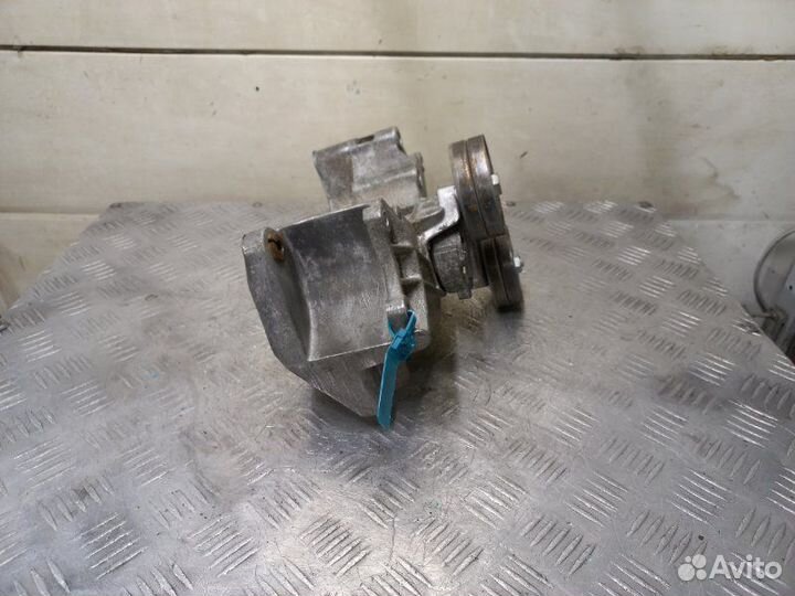 Кронштейн генератора Volkswagen Bora 1.6 16V ATN