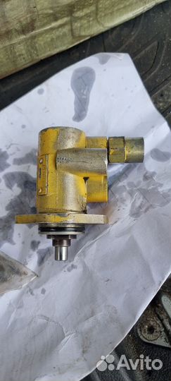 Насос Зетор в отл состоянии и зч, гидравл мксм800