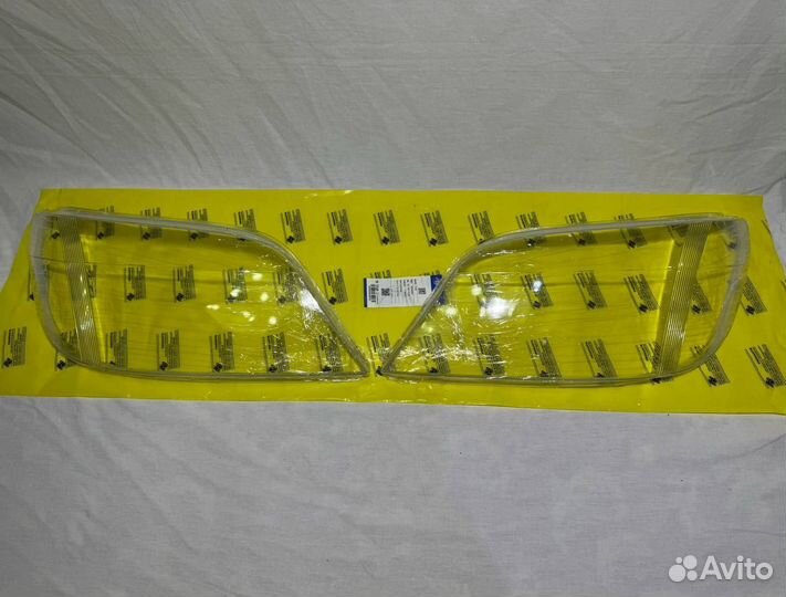 Стекло оптика фары Mercedes Sprinter Classic