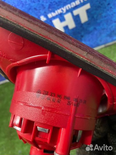 Фонарь в крышку задний правый Volkswagen Passat B6