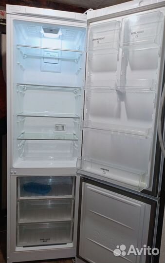 Холодильник Hotpoint Ariston no frost (2017г.)