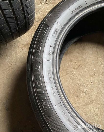 Tigar All Season 235/55 R19