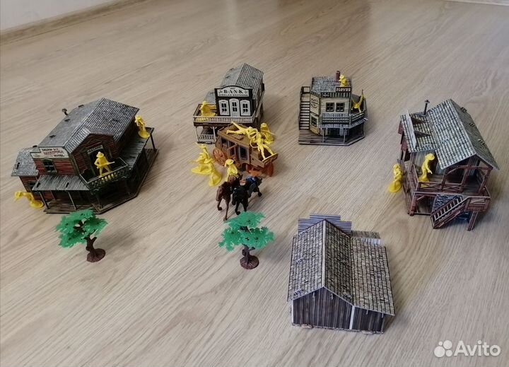 Солдатики индейцы, ковбои 