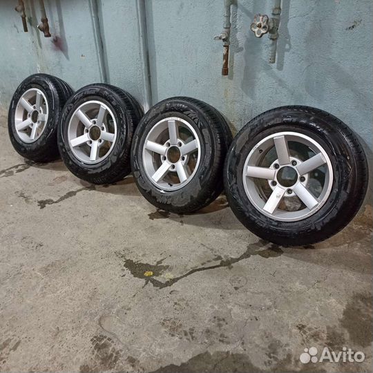 Лето 205.70.R15 на ниву