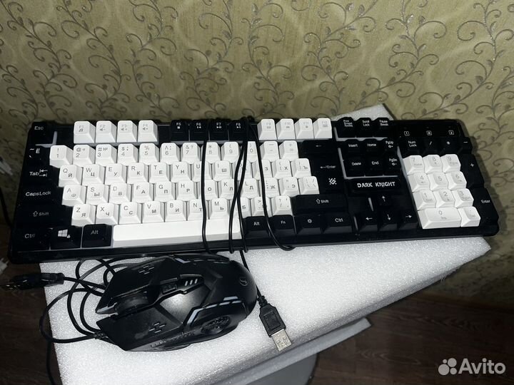 Игровая клавиатура и мышь