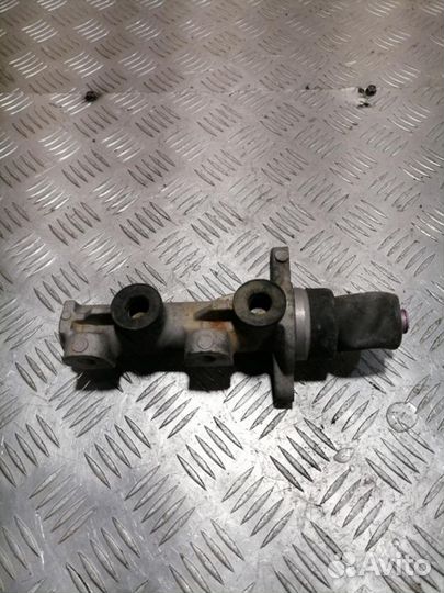 Цилиндр тормозов главный Chrysler Pacifica 2003-20