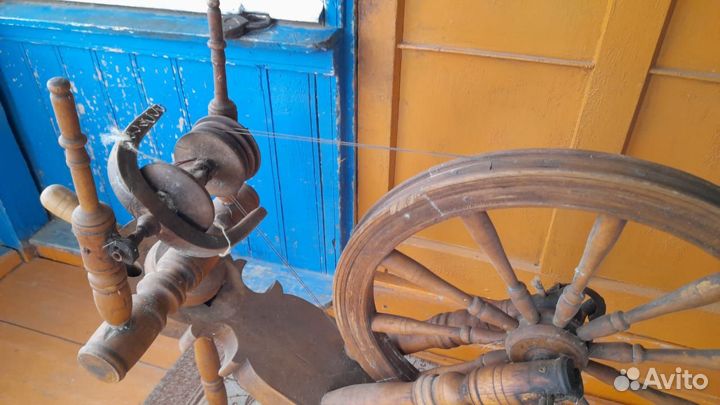 Прялка деревянная старинная