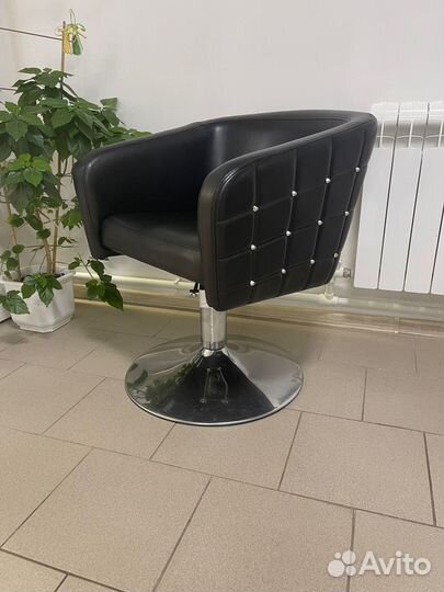 Парикмахерское кресло бу