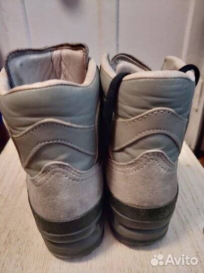 Трекинговые ботинки Lowa