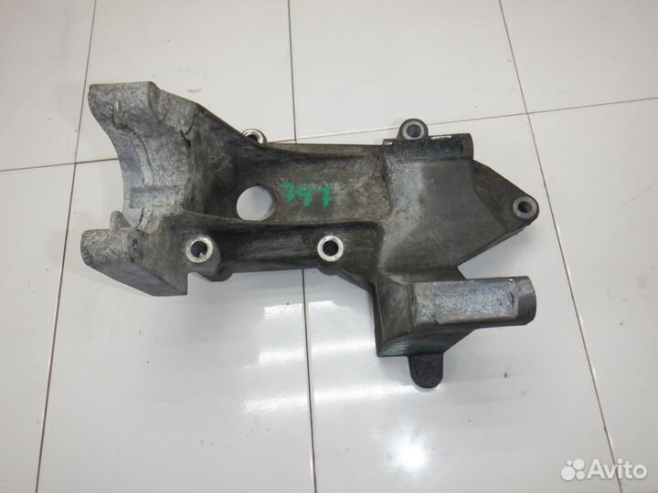 Кронштейн генератора Focus 1