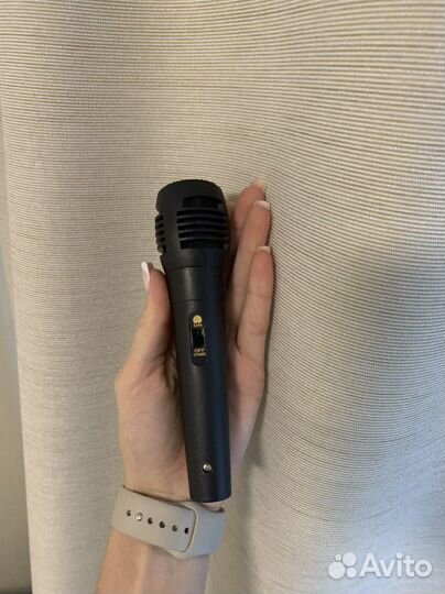 Студийный микрофон