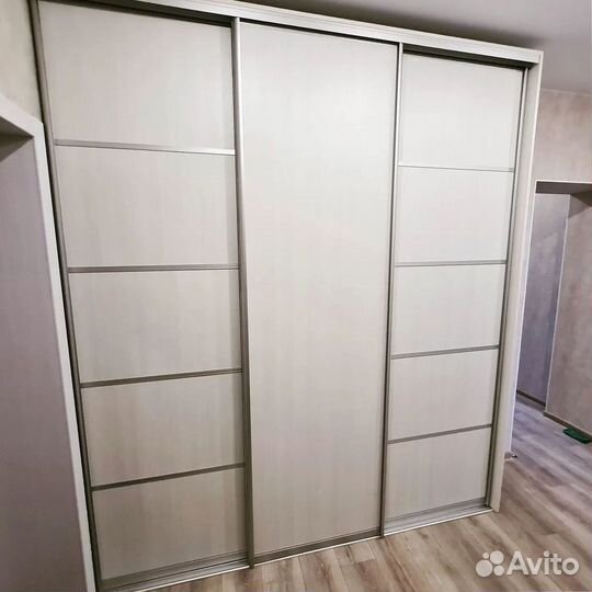 Современный шкаф купе