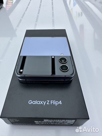 Смартфон samsung galaxy z flip4