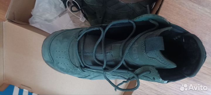 Кроссовки адидас