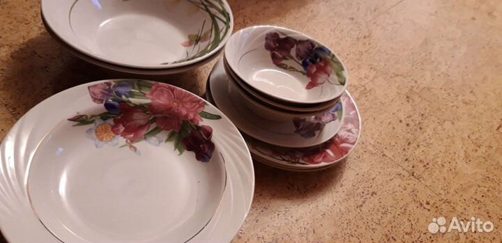 Набор столовой посуды (в наличии много)